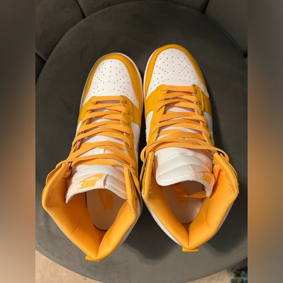 Nike Dunk High Gold - Picture 3 of 6